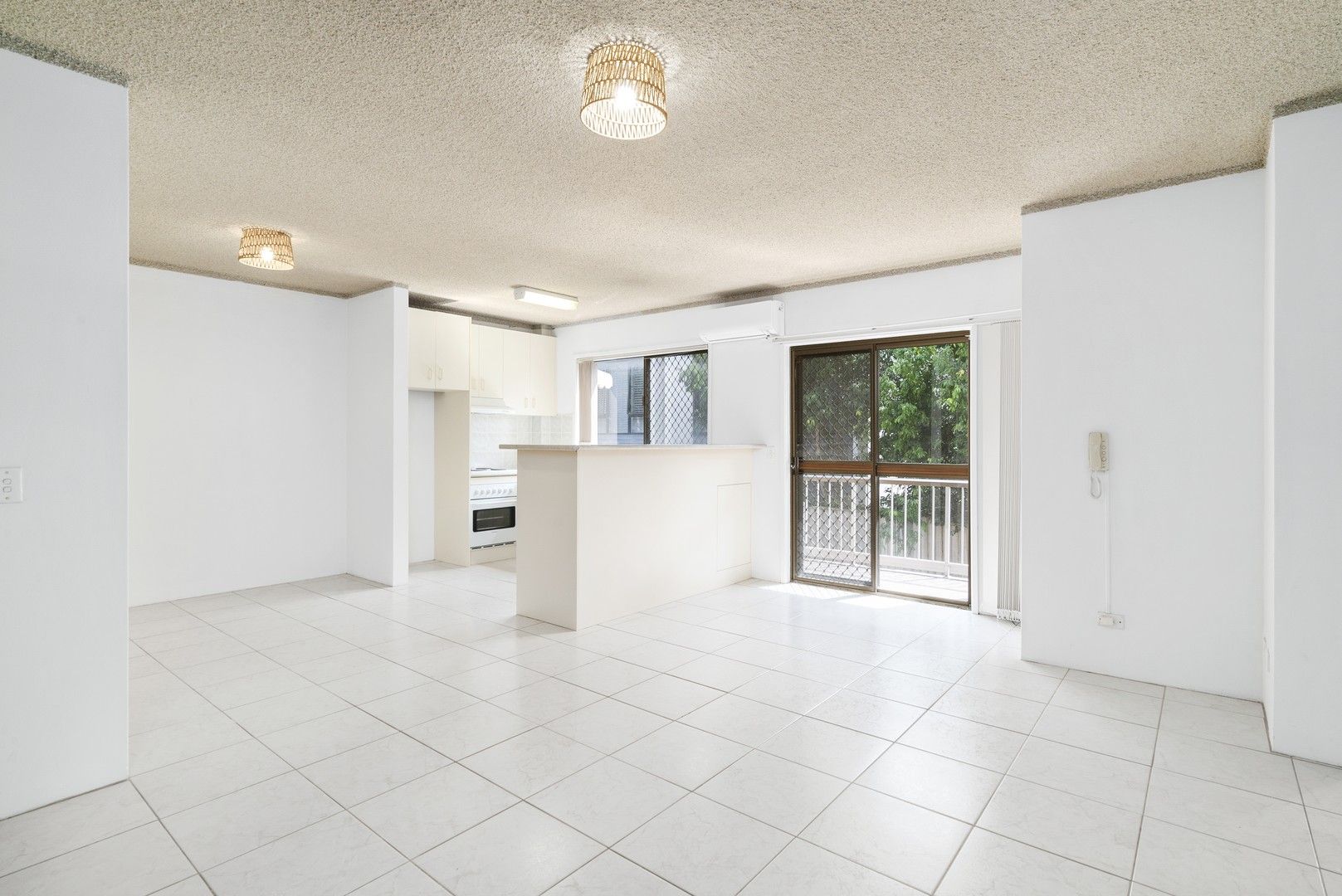2 bedrooms Apartment / Unit / Flat in 2/12 Allara Avenue PALM BEACH QLD, 4221