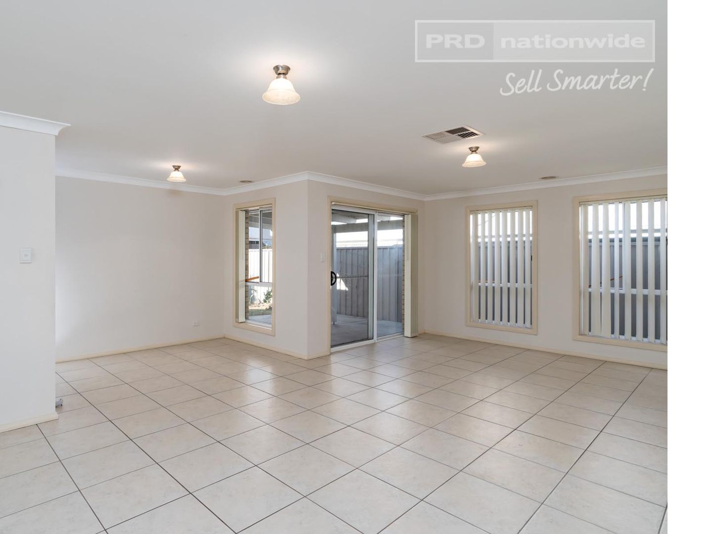 1/7 Tikki Place, Glenfield Park NSW 2650, Image 1