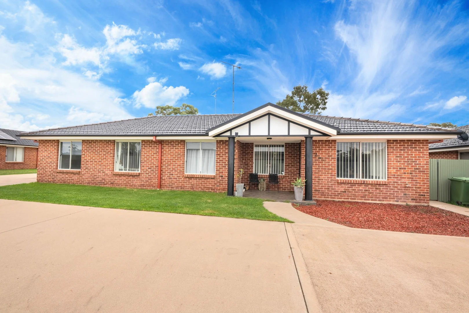2/210 Neeld Street, Wyalong NSW 2671