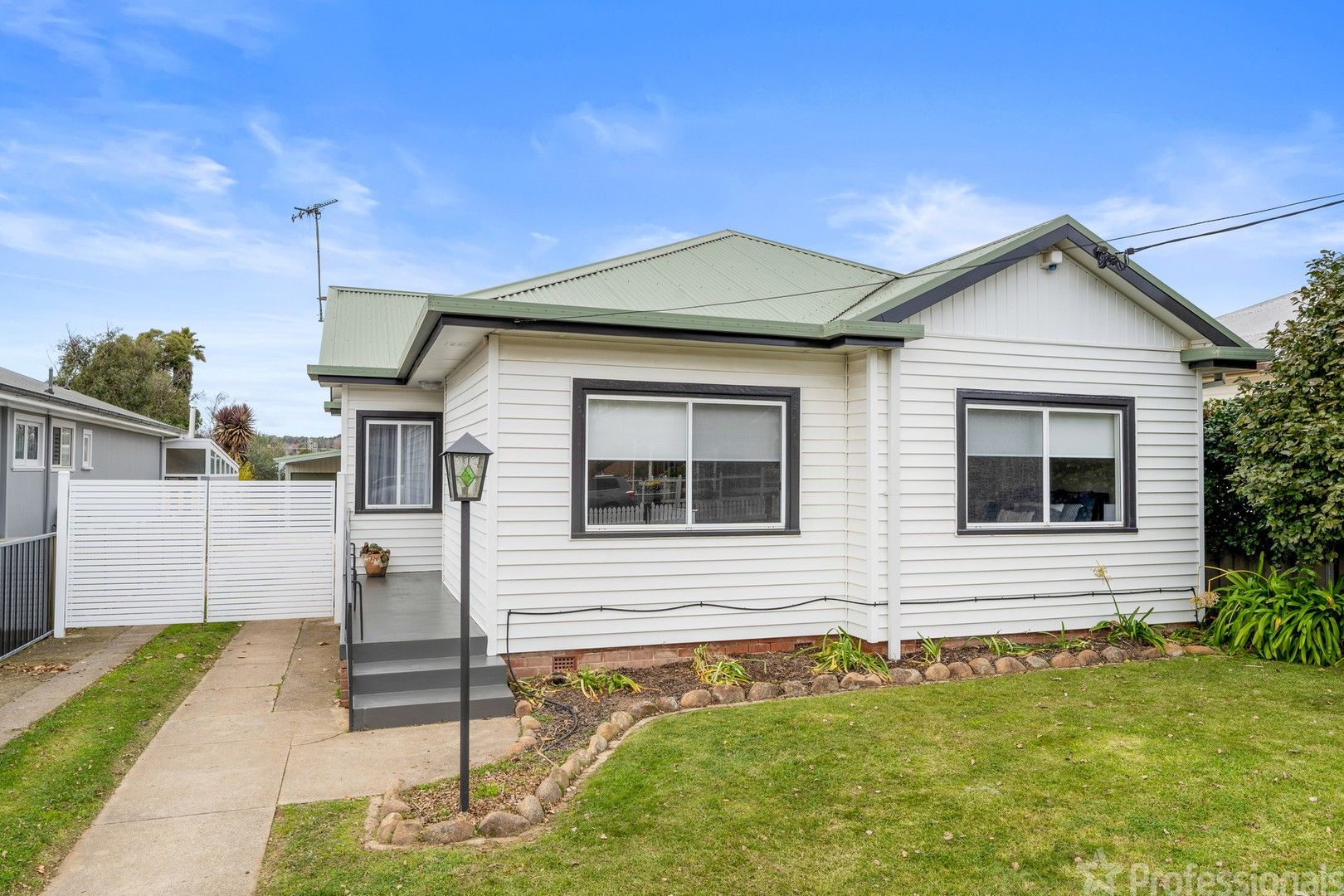 3 bedrooms House in 98 Edward Street ORANGE NSW, 2800