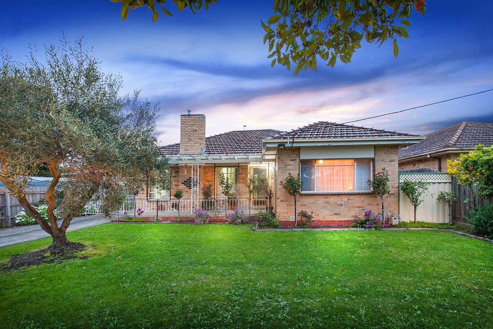 3 bedrooms House in 1 Merrilands Road RESERVOIR VIC, 3073