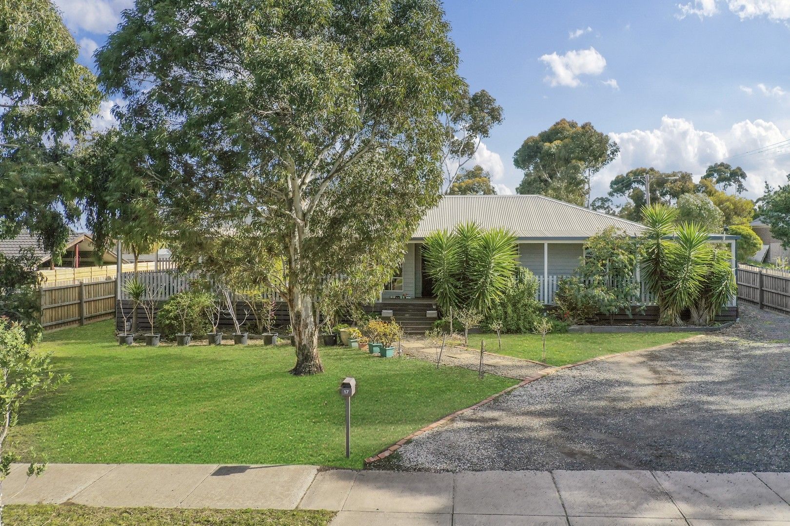 3 bedrooms House in 17 Argyll Street SYDENHAM VIC, 3037