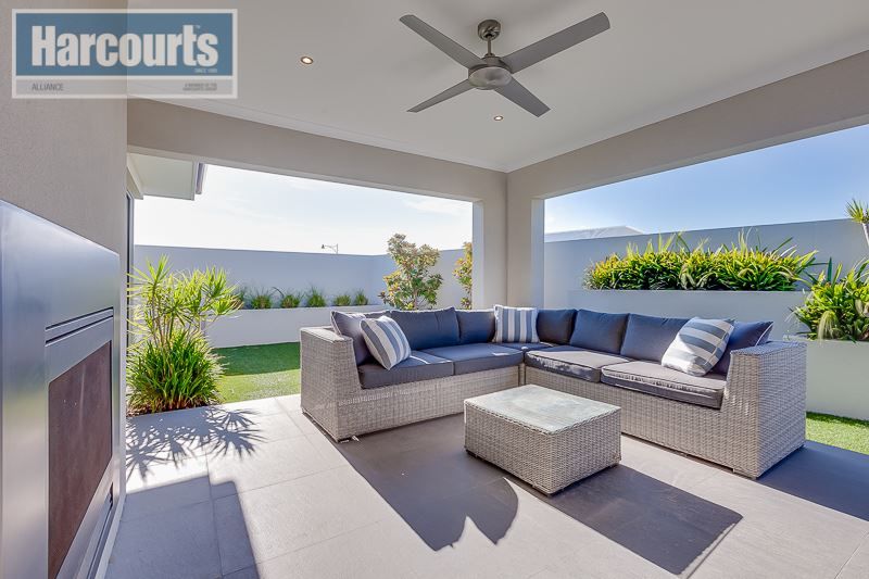 17 Umina Way, Burns Beach WA 6028, Image 2