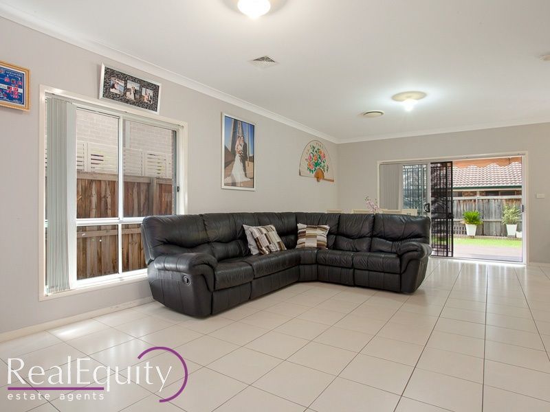 4 Caringal Street, Chipping Norton NSW 2170, Image 1