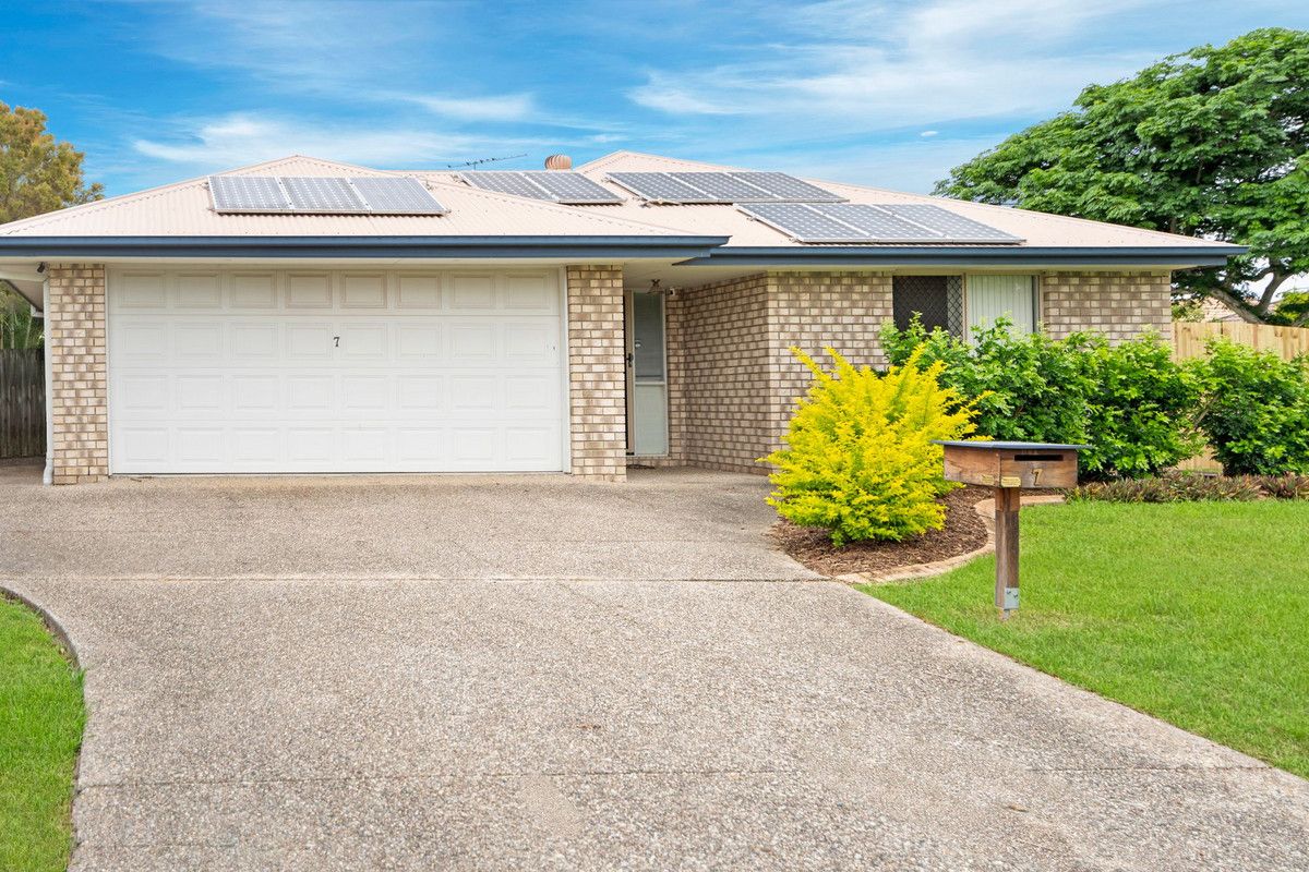 4 bedrooms House in 7 Chancellor Cirtuit MEADOWBROOK QLD, 4131