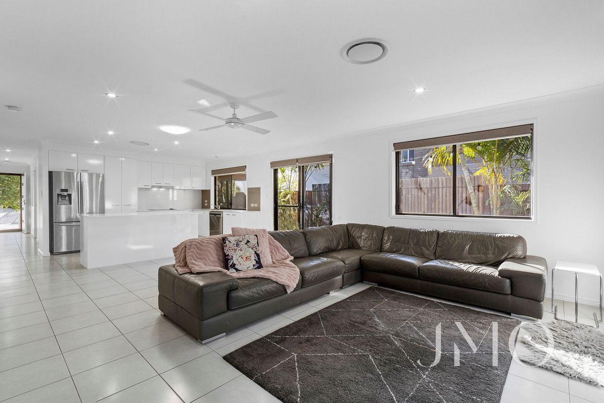 24 Ellenborough Avenue, Ormeau Hills QLD 4208, Image 2