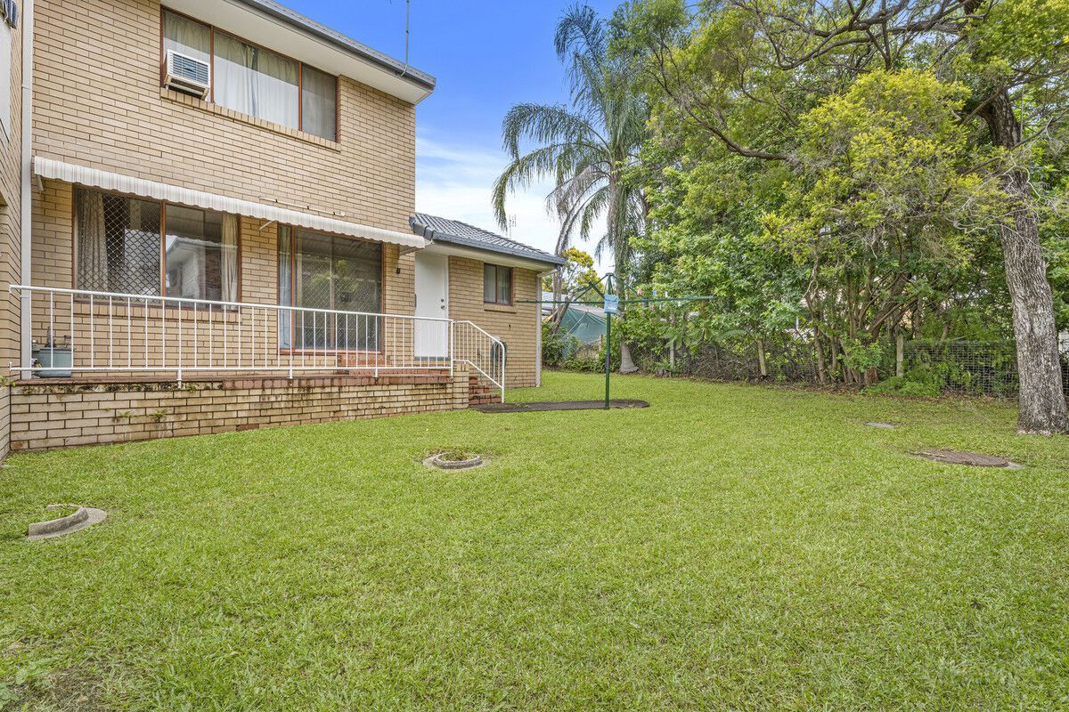 2/36 Government Road, Labrador QLD 4215, Image 1