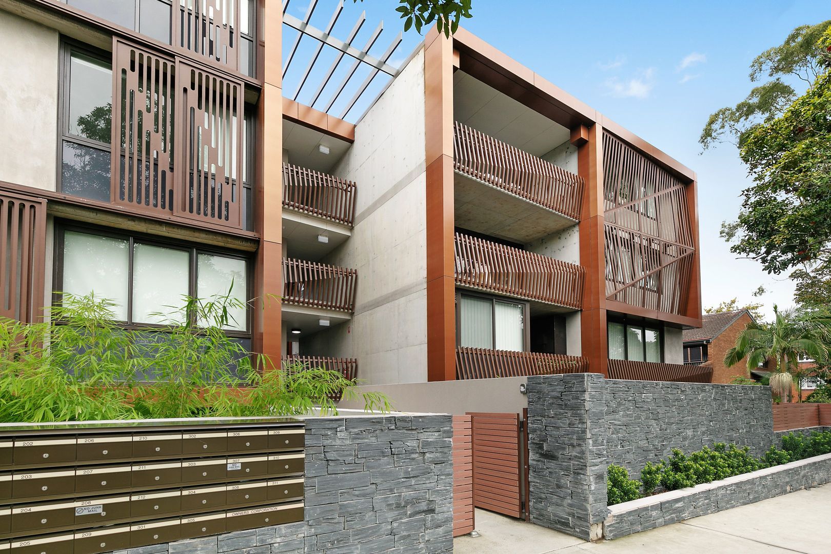 G15/143 West Street, Crows Nest Property History & Address Research