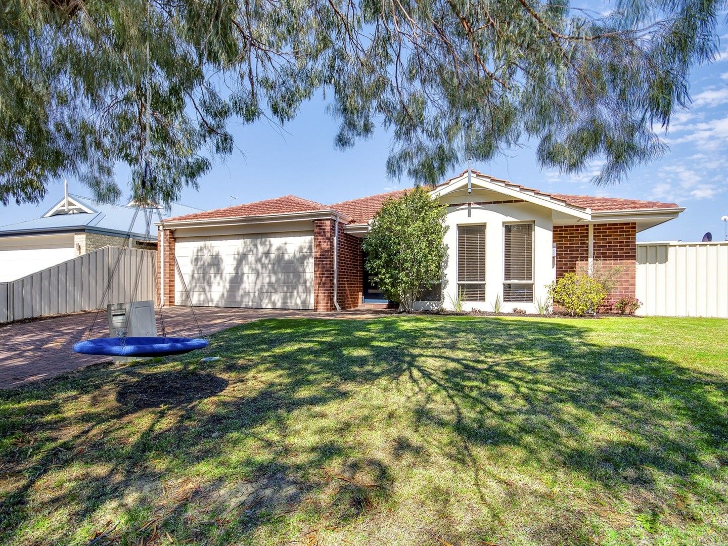 4 bedrooms House in 50 Litchfield Crescent CARRAMAR WA, 6031