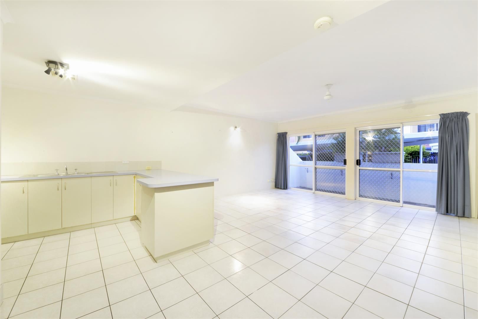 6/9 Erromango Drive, JUBILEE POCKET QLD 4802, Image 1