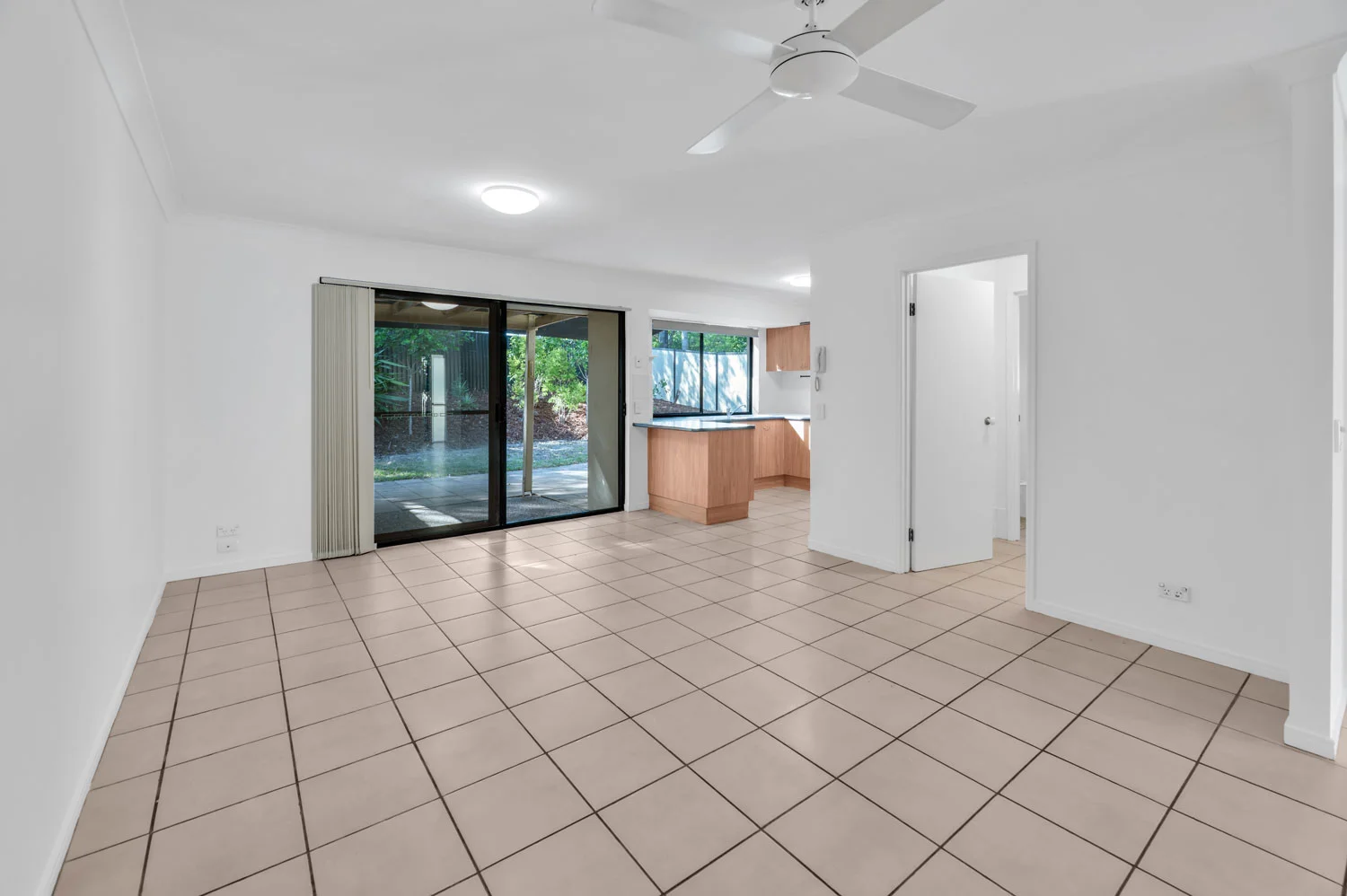 Additional image 5 of 10/153-161 Greenacre Drive, Arundel QLD 4214