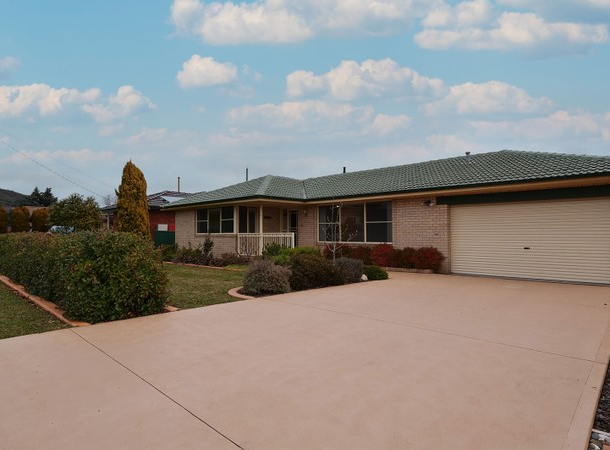6 Rifle Parade, Lithgow NSW 2790