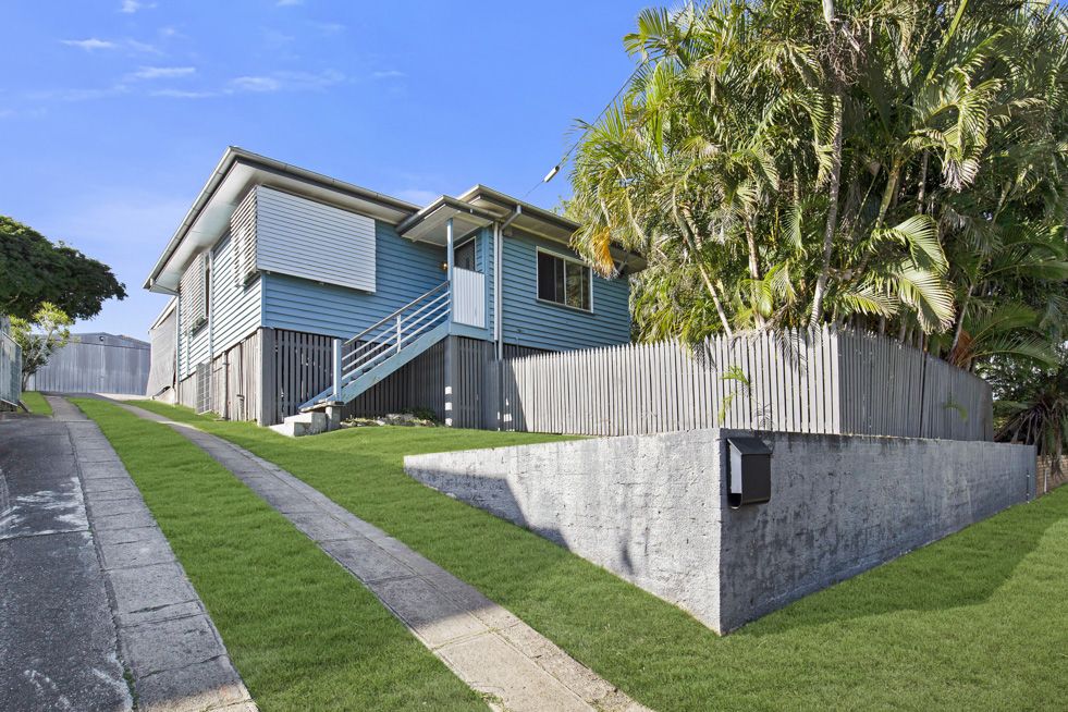 2 bedrooms House in 42 Corfield Street CARINA QLD, 4152