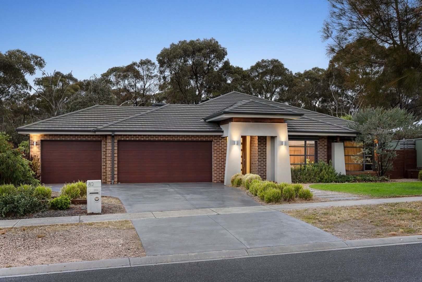 4 bedrooms House in 82 McIvor Forest Drive JUNORTOUN VIC, 3551