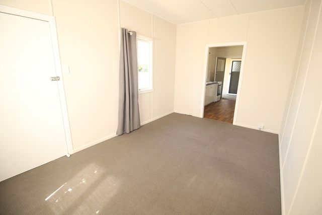 2/96 Hornibrook Esplanade, Clontarf QLD 4019, Image 2