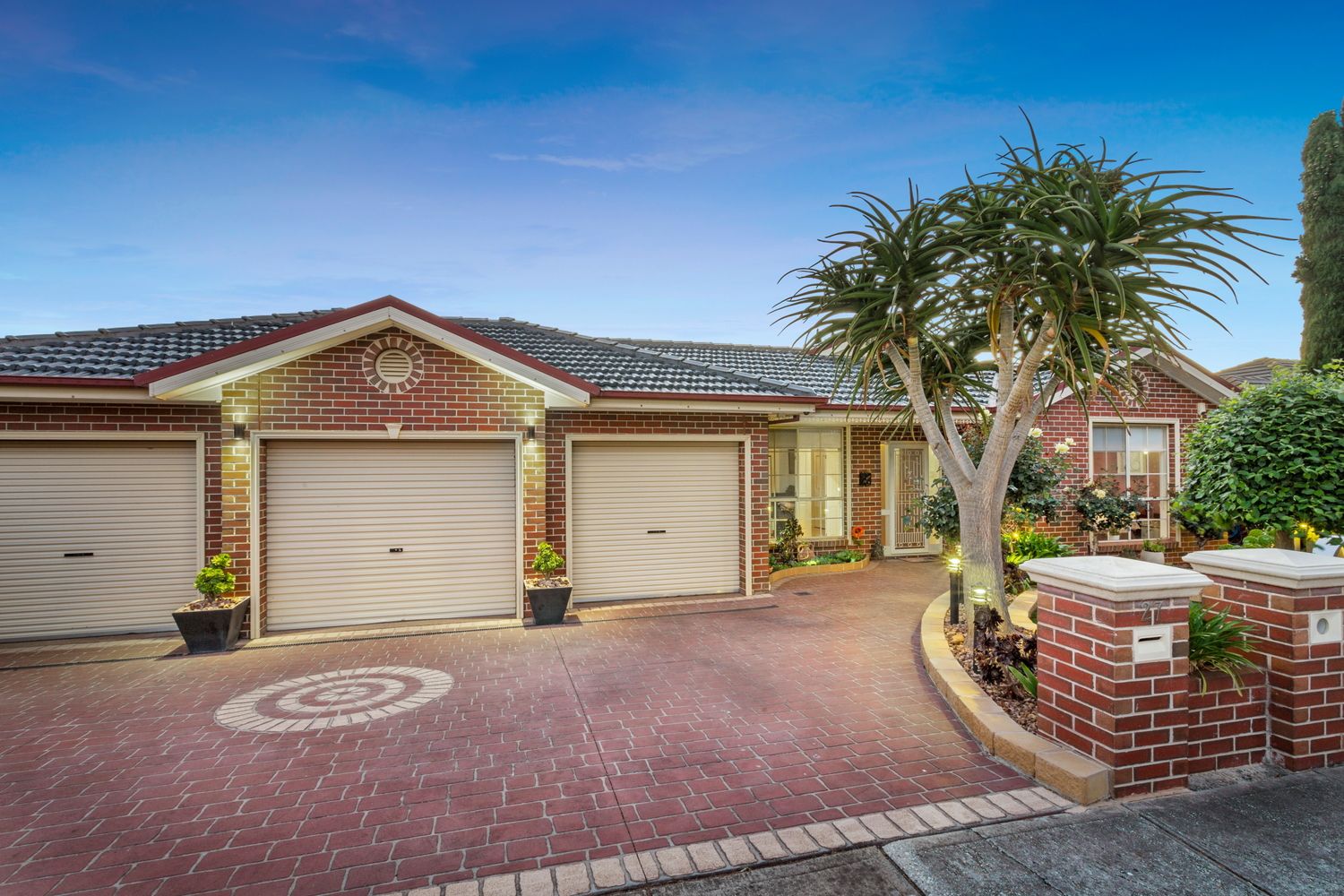 27 Hillcrest Drive, Hillside VIC 3037, Image 0