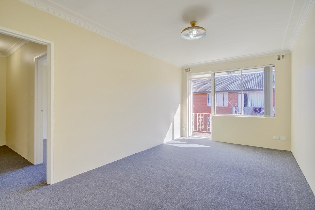 2 bedrooms Apartment / Unit / Flat in 4/6 Cambridge Street HARRIS PARK NSW, 2150