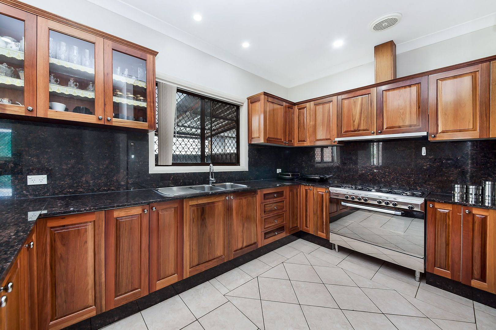 183 Noble Avenue, Greenacre NSW 2190, Image 2