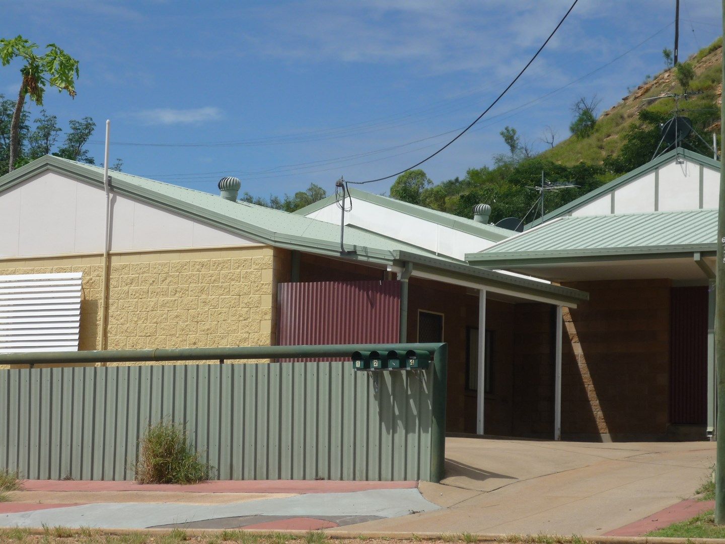 2 bedrooms Apartment / Unit / Flat in 1/70 Simpson Street MOUNT ISA QLD, 4825