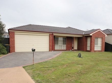 4 bedrooms House in 38 Banjo Paterson Circle POINT COOK VIC, 3030