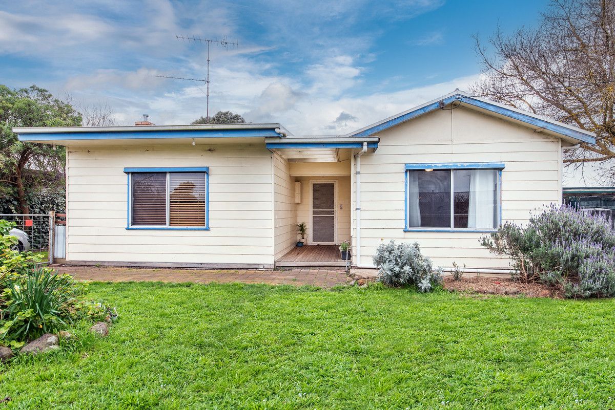 2 Walls Crescent, Hamilton VIC 3300, Image 0