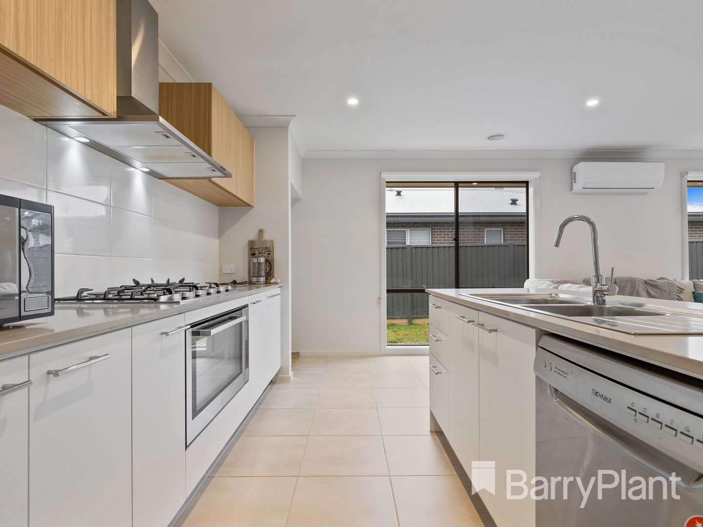 77 Grainger Parade, Lucas VIC 3350, Image 2