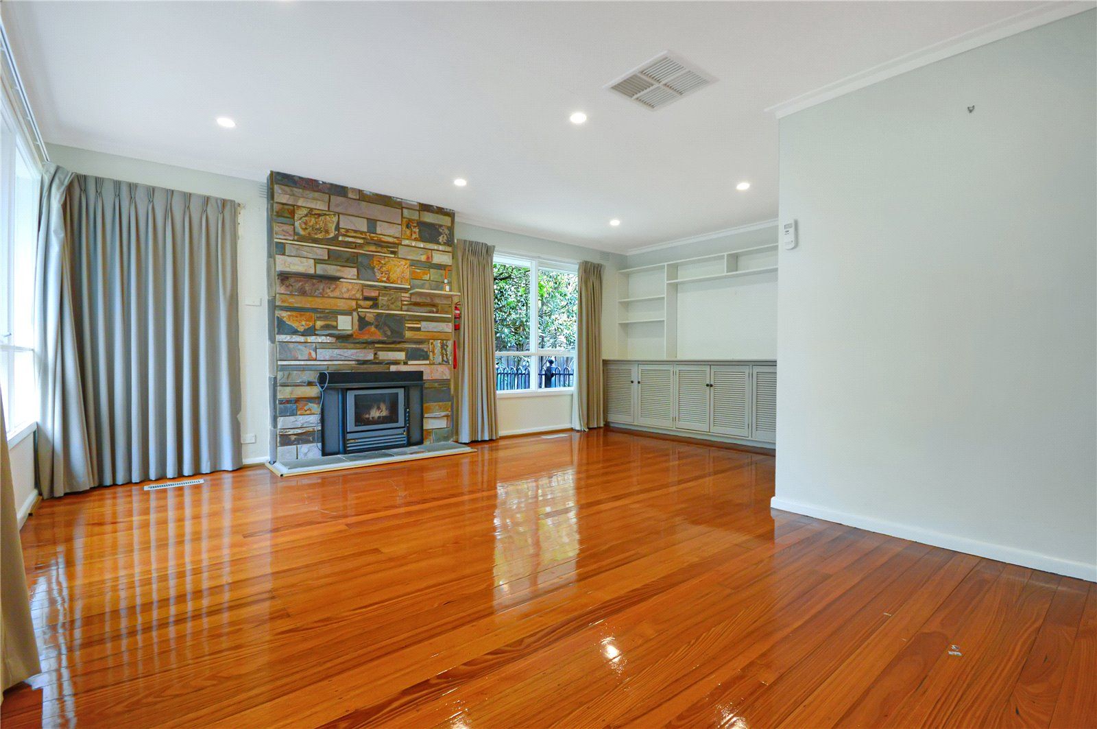 3 bedrooms House in 39 Saniky Street NOTTING HILL VIC, 3168