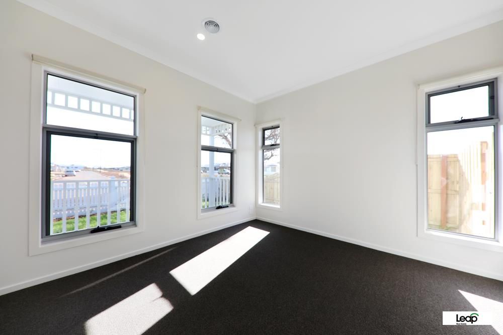 17 Crowlands Circuit, Eynesbury VIC 3338 House For Rent Domain