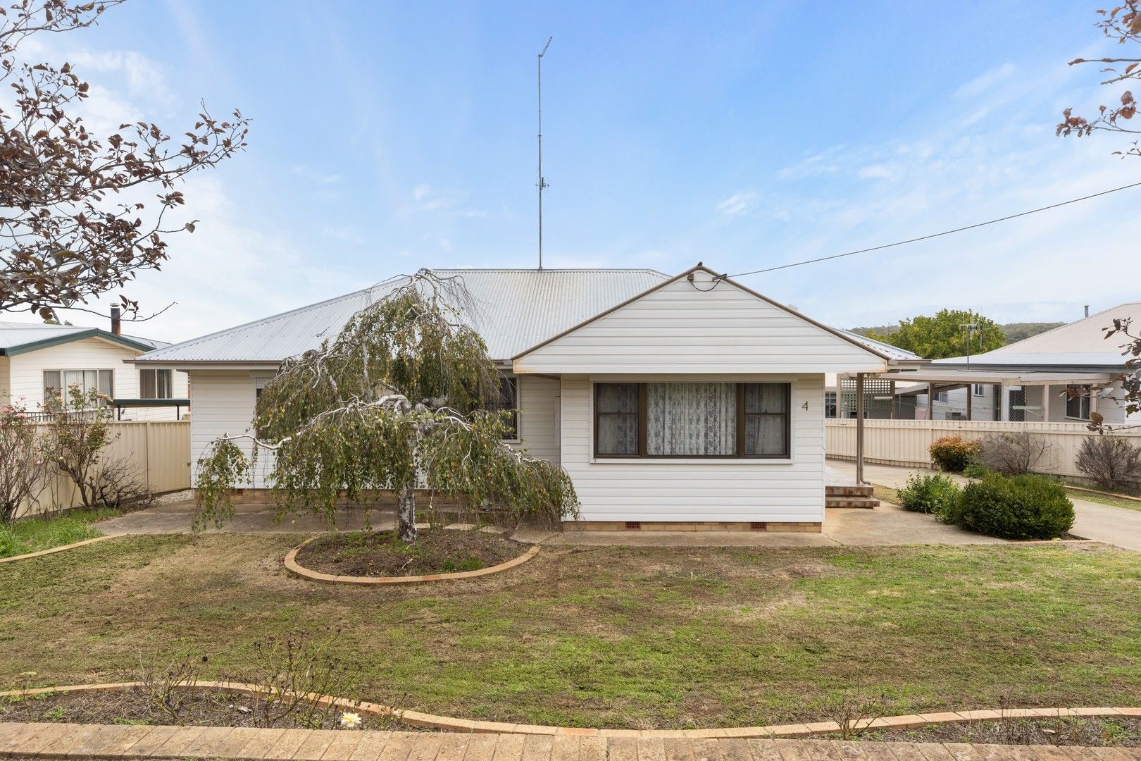 4 Davies Crescent, Goulburn NSW 2580, Image 0