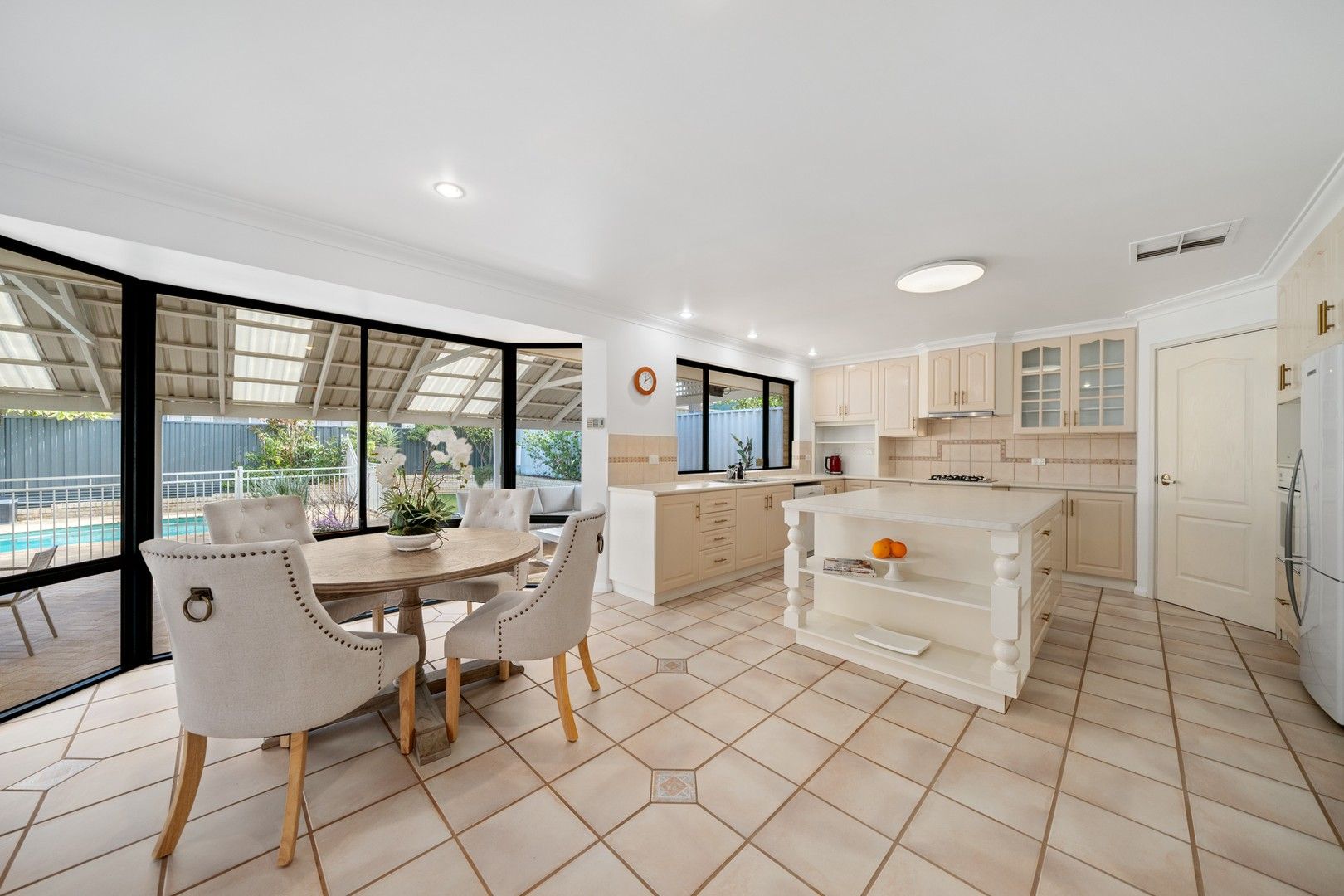 4 bedrooms House in 36 Mount View Terrace MOUNT PLEASANT WA, 6153