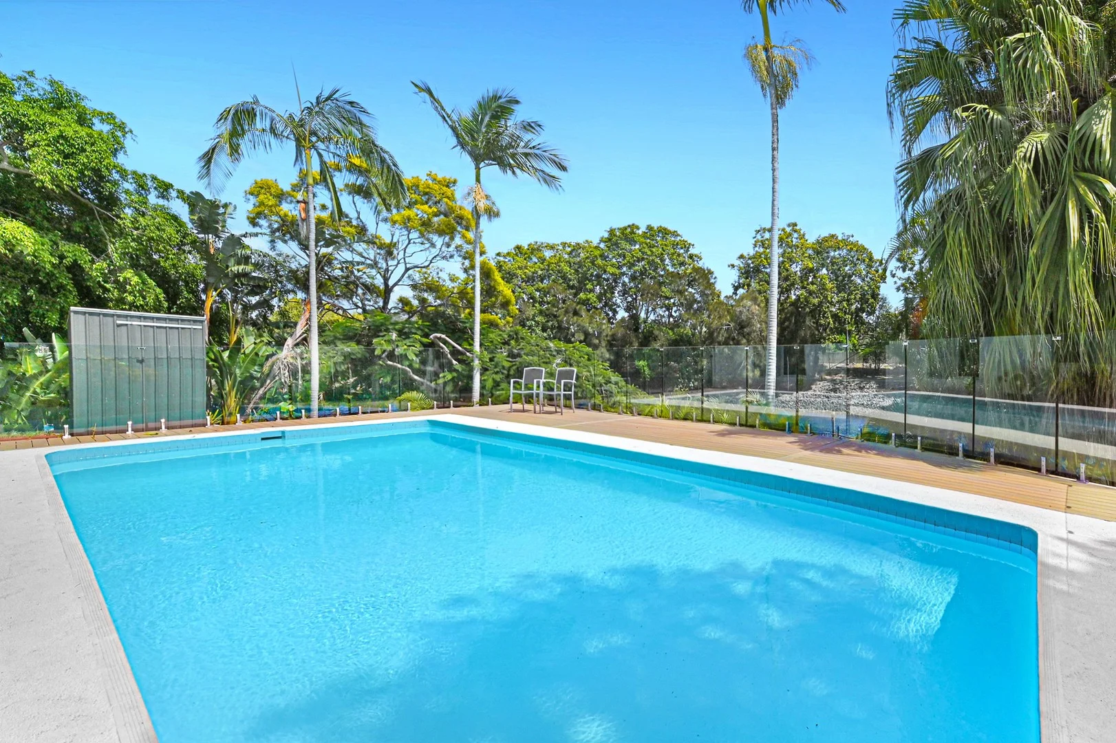 16 Buena Vista Court, Broadbeach Waters QLD 4218