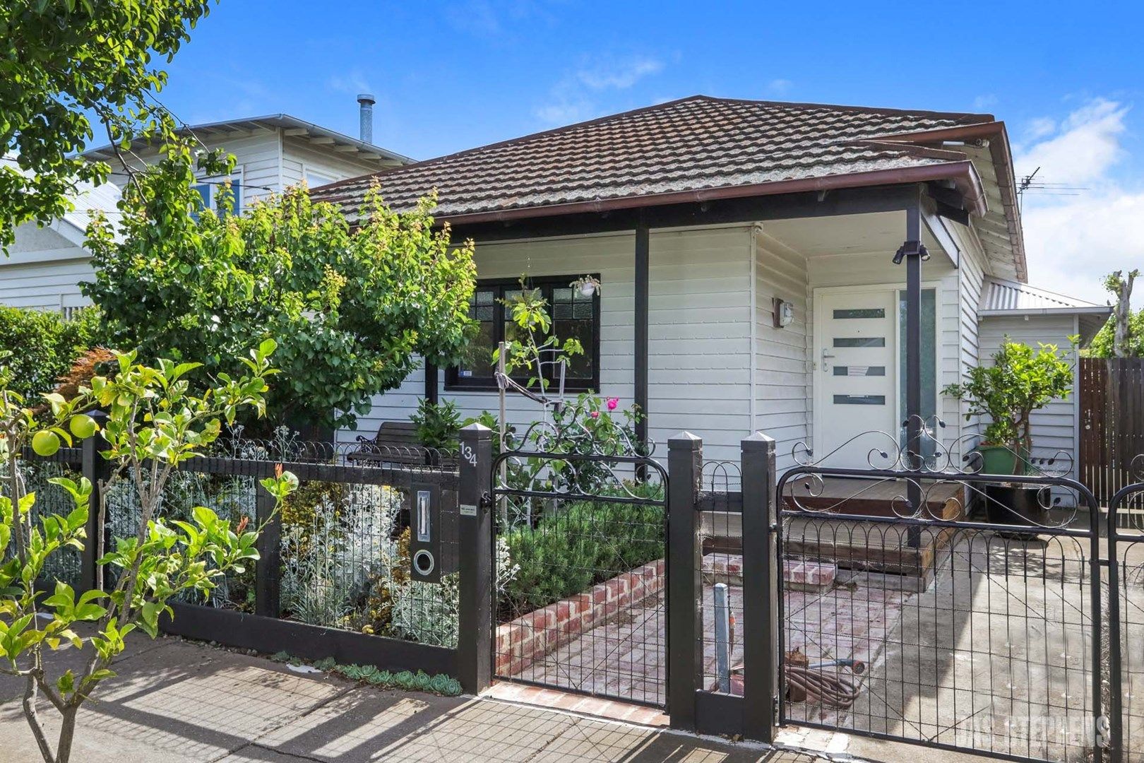 134 Queensville Street, Kingsville Property History & Address