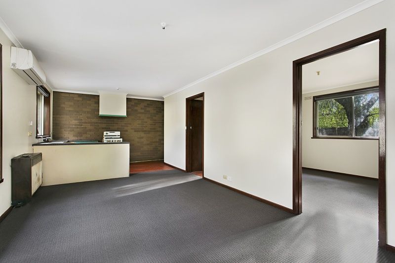 1/11 Hayes Street, Ironbark VIC 3550, Image 2