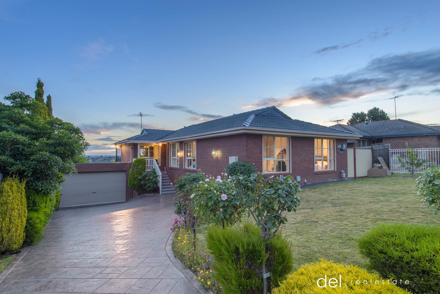 13 Oxley Way, Endeavour Hills VIC 3802