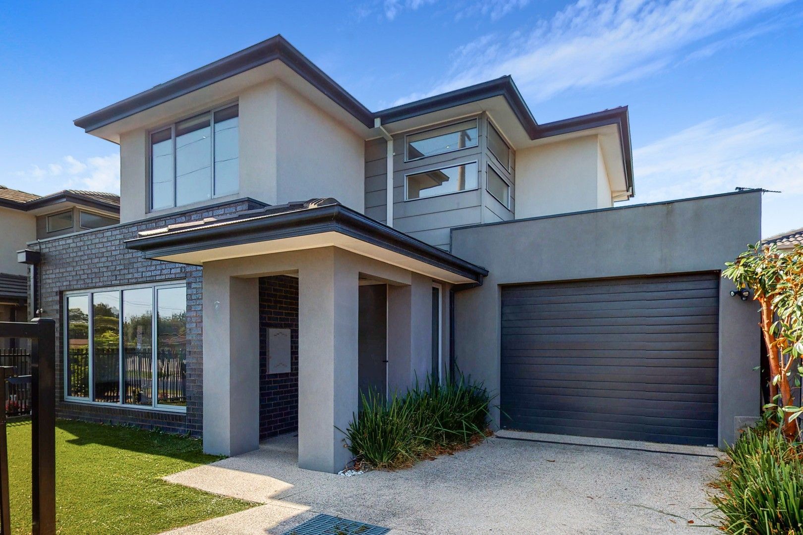 3 bedrooms Townhouse in 1B Hinkler Avenue BENTLEIGH EAST VIC, 3165