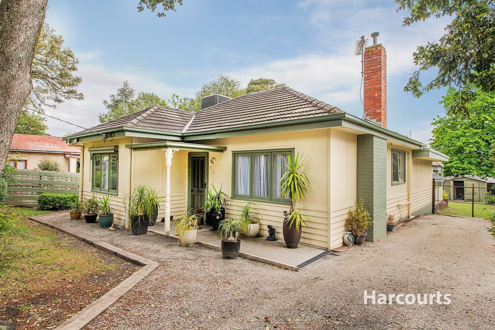 3 bedrooms House in 69 Forest Road FERNTREE GULLY VIC, 3156