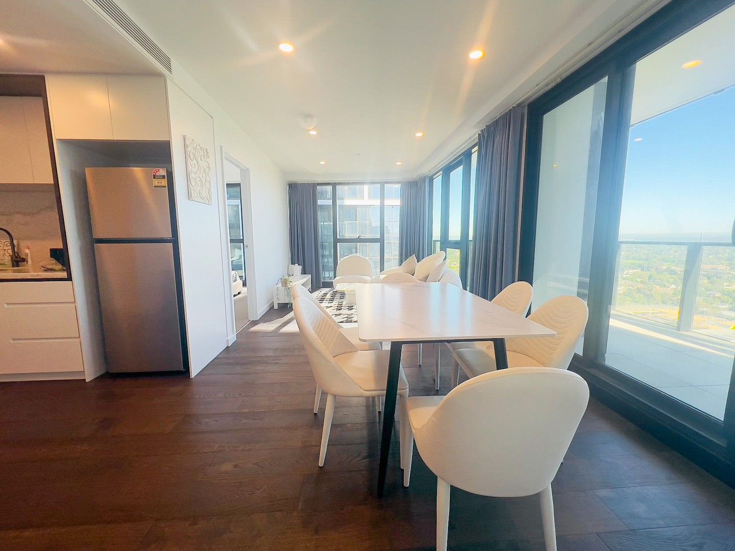 3 bedrooms Apartment / Unit / Flat in 2201/826 Whitehorse Road BOX HILL VIC, 3128