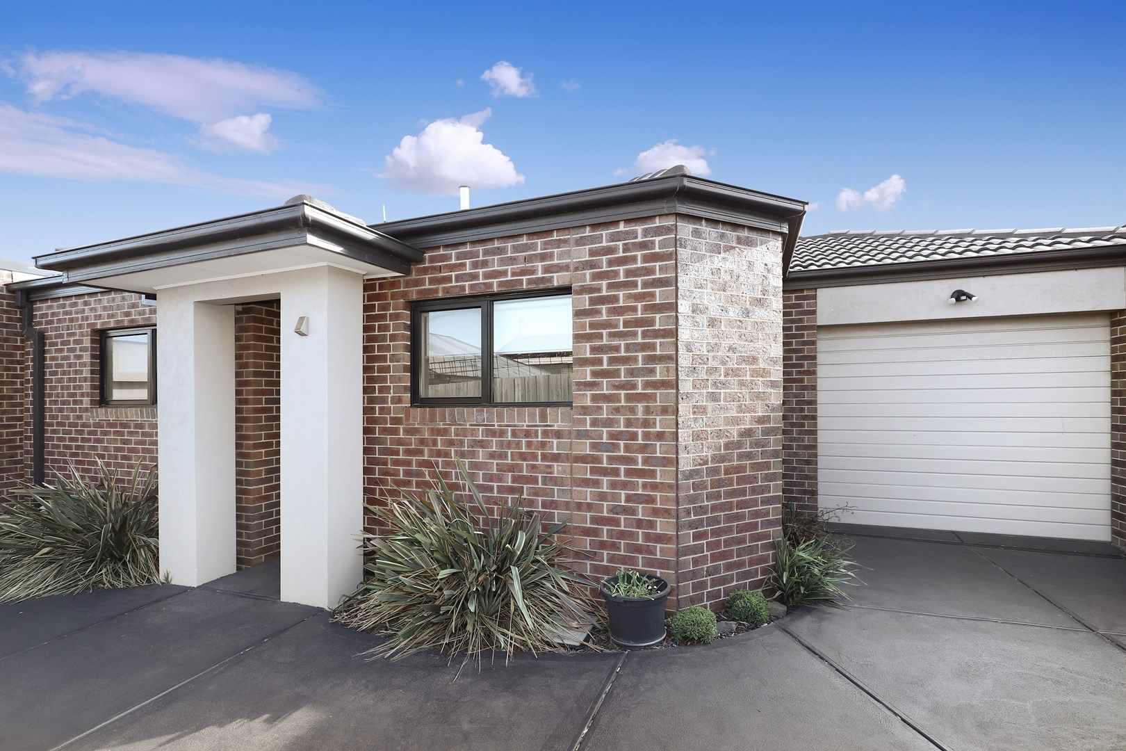 2/15 Dianne Avenue, Craigieburn VIC 3064, Image 0