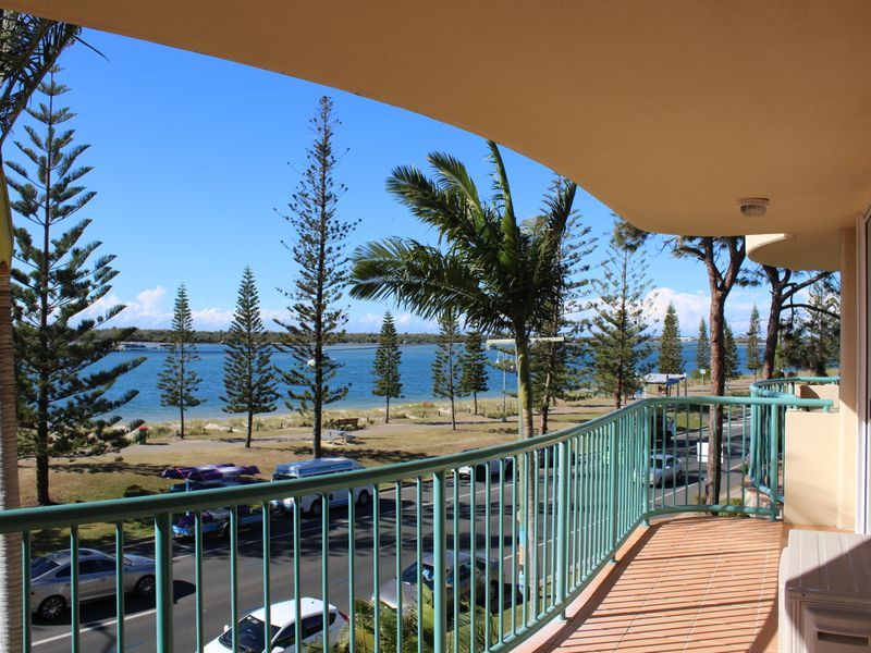 2 bedrooms Apartment / Unit / Flat in 11/484 Marine Parade BIGGERA WATERS QLD, 4216