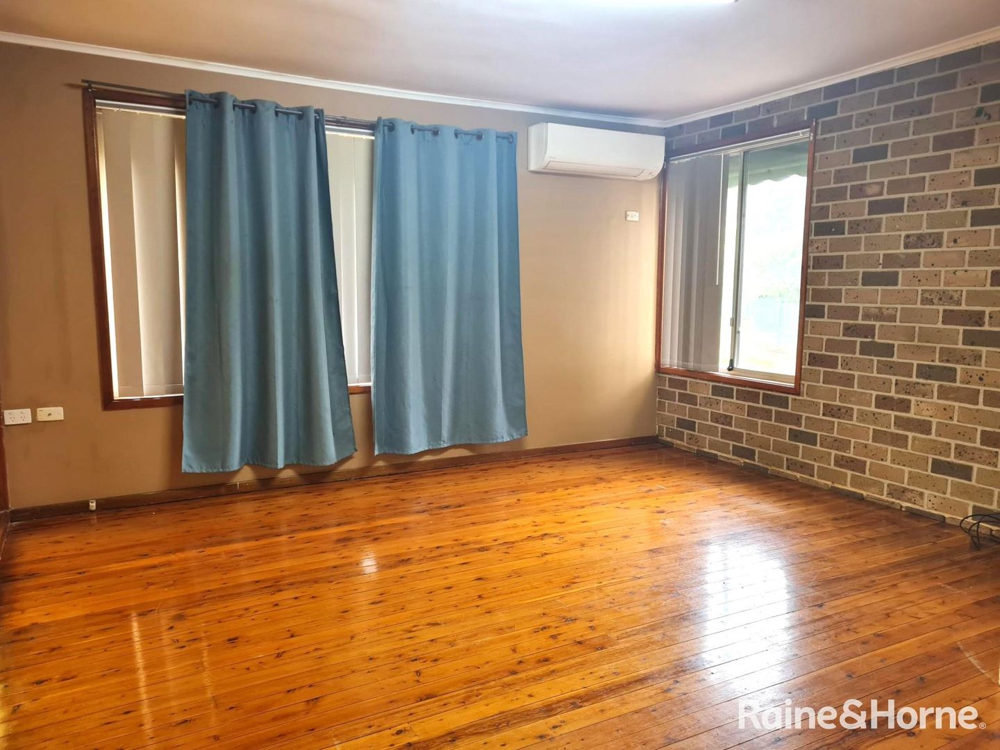 4 Alexandria Place, Busby NSW 2168 House For Rent 500 Domain