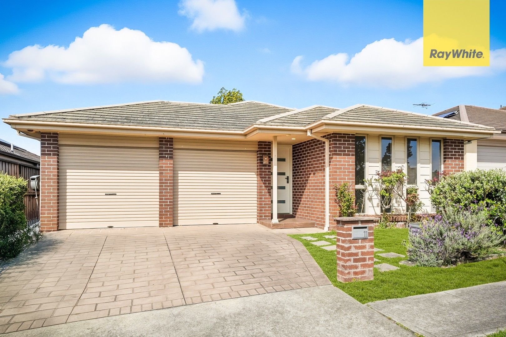 4 bedrooms House in 11 Marsh Street THE PONDS NSW, 2769