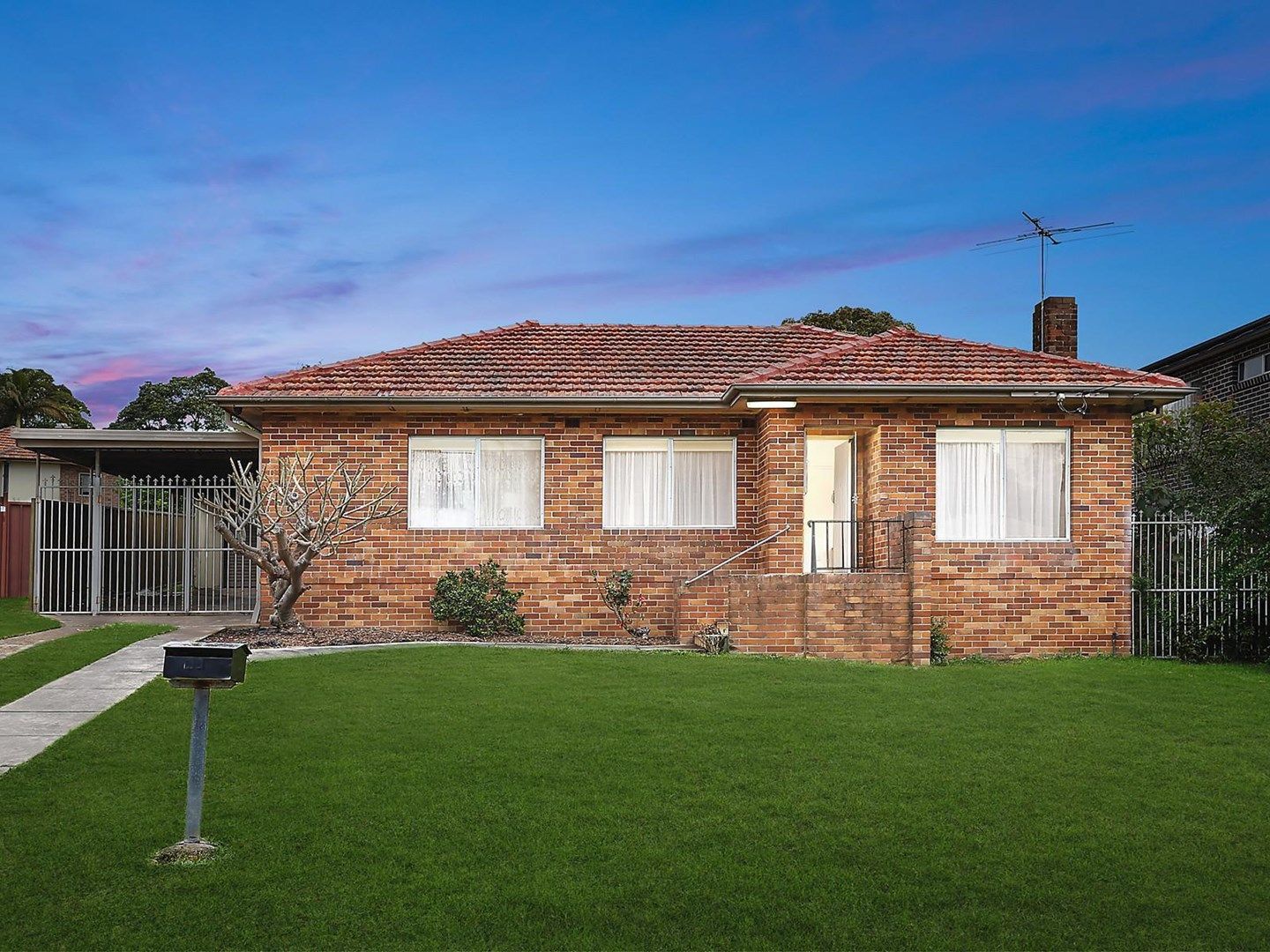 10 West Drive, Bexley North NSW 2207, Image 0