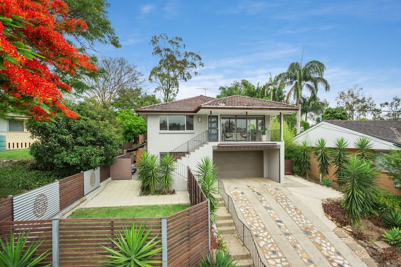 4 bedrooms House in 33 Payne Road THE GAP QLD, 4061