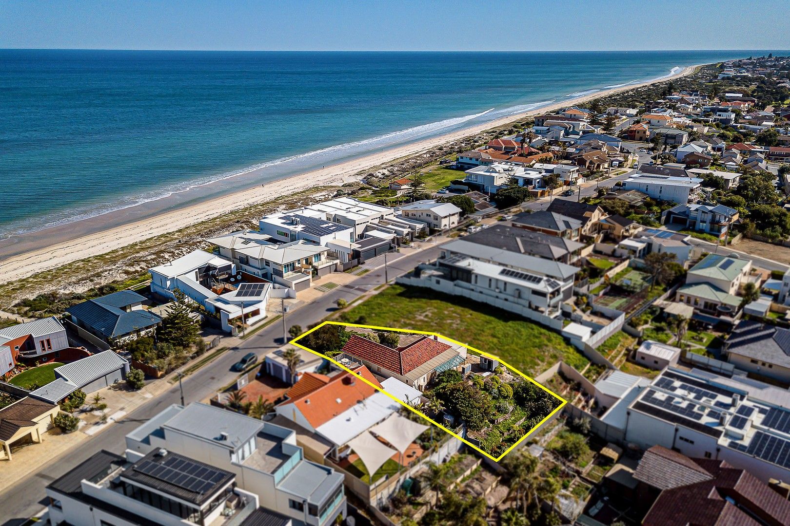 2 bedrooms House in 122 Seaview Road TENNYSON SA, 5022