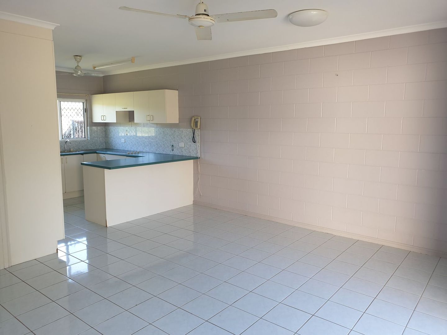 2/6 REYNOLDS Road, Innisfail Estate QLD 4860, Image 1