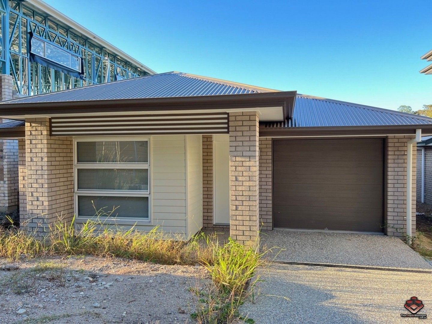 3 bedrooms House in 31 Moon Circuit KARAWATHA QLD, 4117