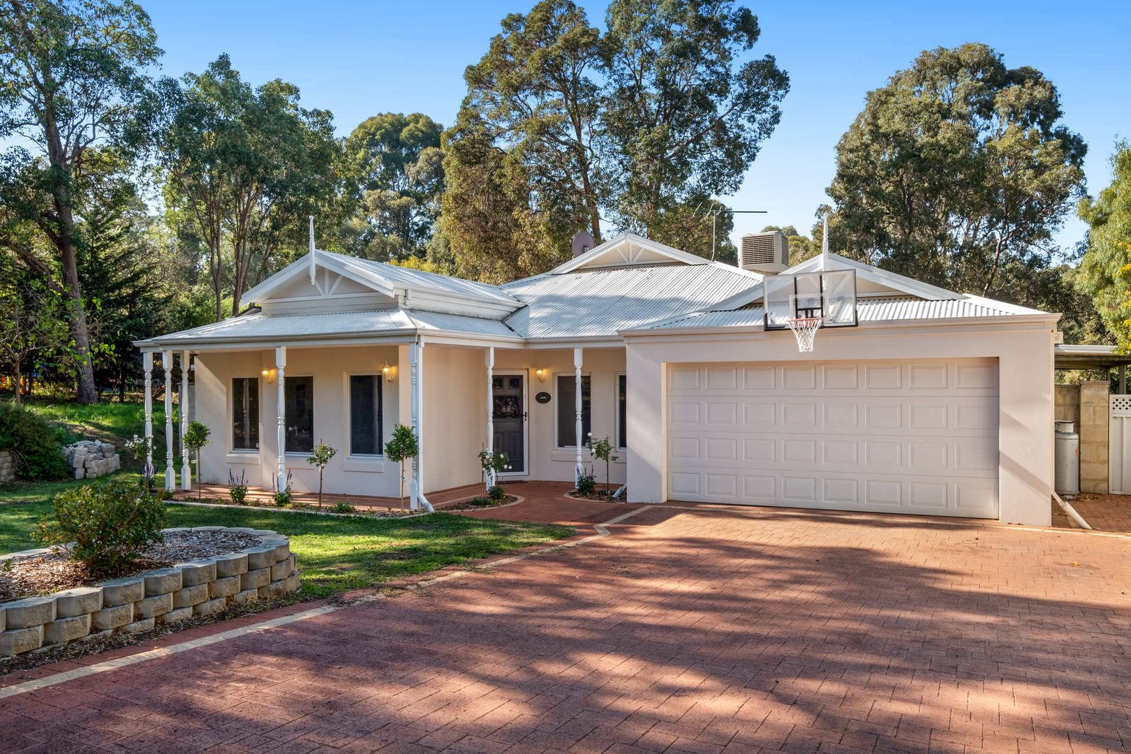 27 Darlington Road, Darlington WA 6070, Image 2