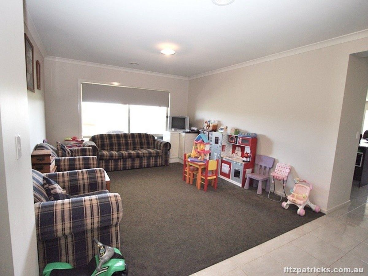 8 Gimlet Place, Forest Hill NSW 2651, Image 1
