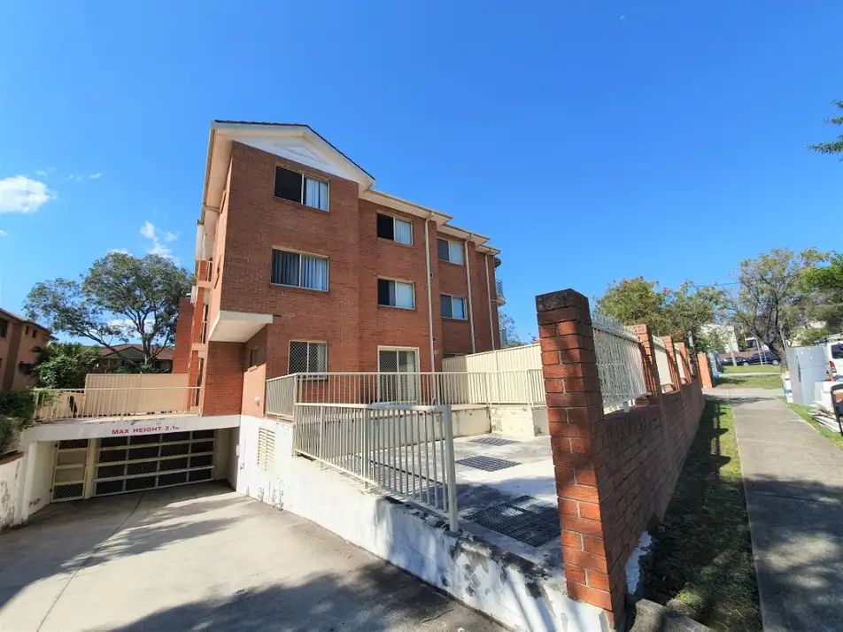 2 bedrooms Apartment / Unit / Flat in 4/5-7 Myrtle Road BANKSTOWN NSW, 2200