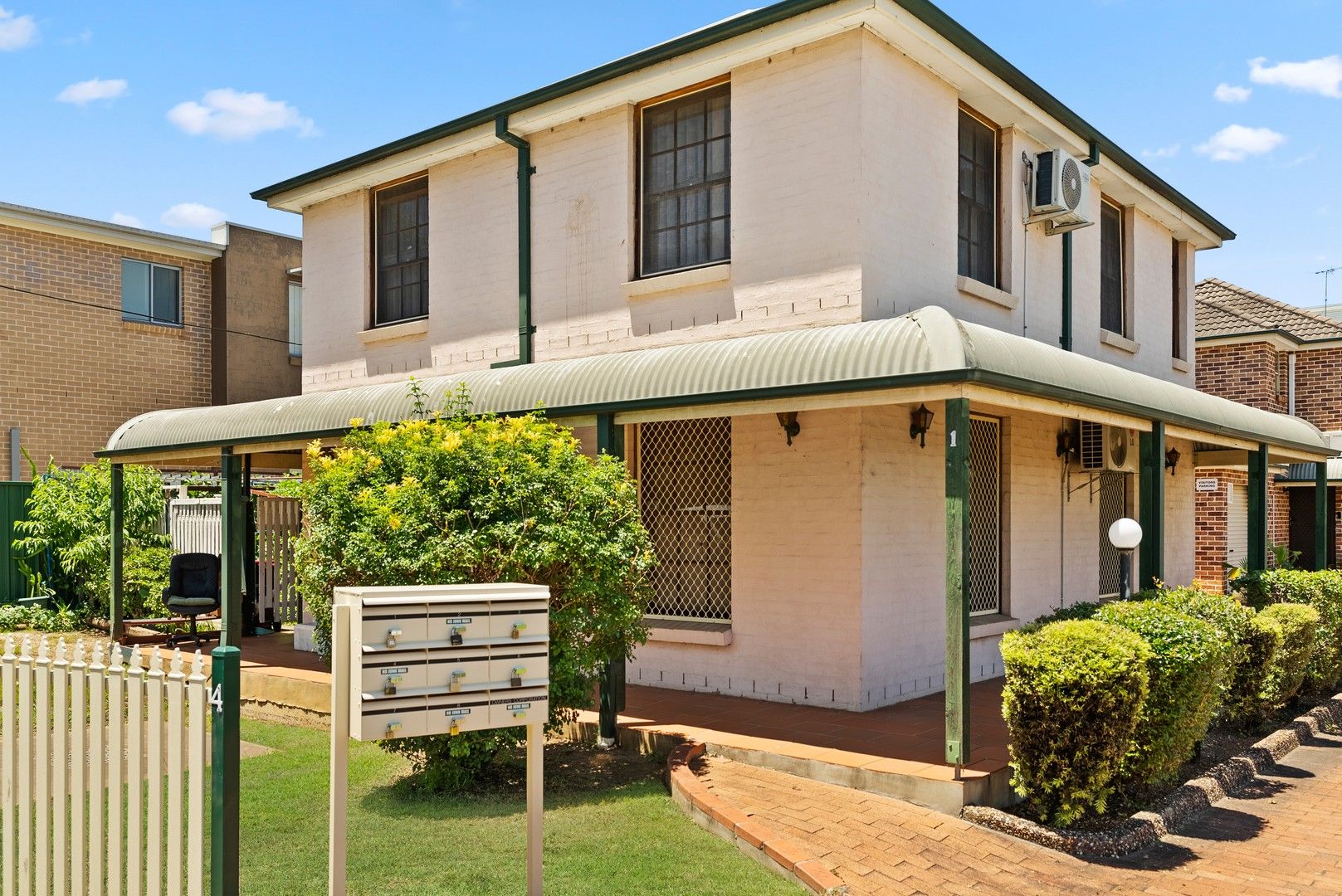 3 bedrooms Townhouse in 1/4-6 Sainsbury Street ST MARYS NSW, 2760